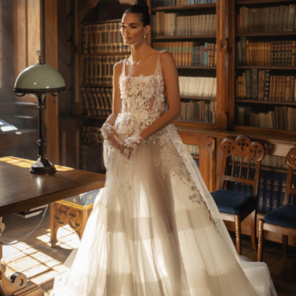 Berta Bridal Couture Maggiore 24-08 - Picture 2 of 6